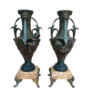 paire de vases en régule