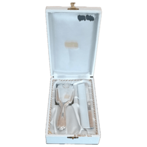 coffret brosse et peigne en métal argenté