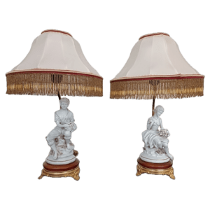 paire de lampes en faïence de la manufacture capodimonte