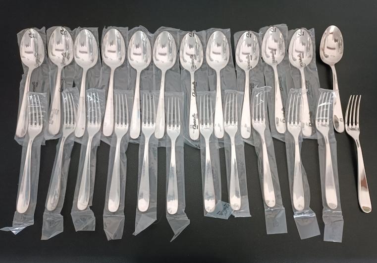 couverts en métal argenté neufs christofle