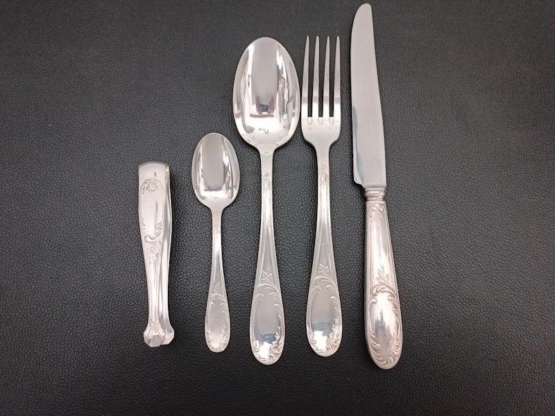 ménagère en métal argenté 51 pièces de style louis xv