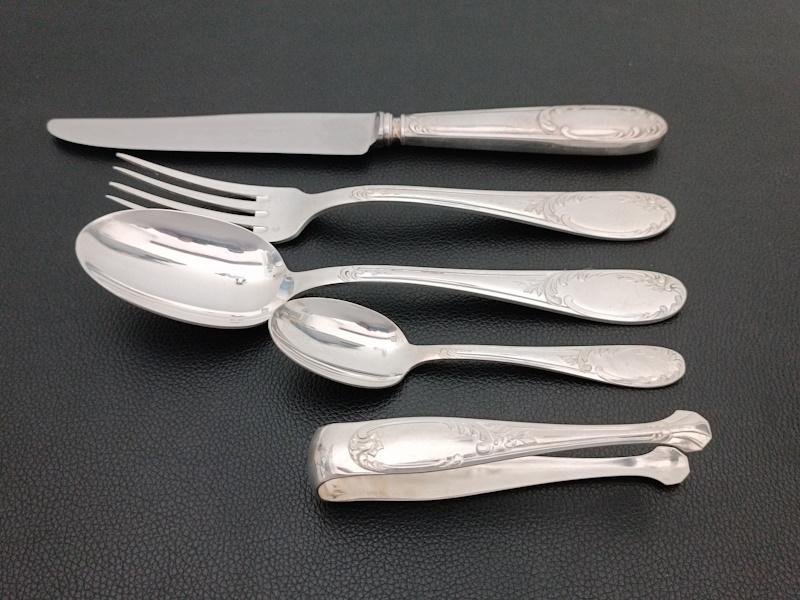 ménagère en métal argenté 51 pièces de style louis xv