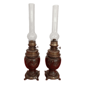 2 lampes à pétrole en métal patiné de style asiatique