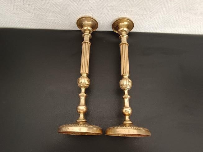 paire de grands bougeoirs en laiton massif doré – fin xixe / début xxe 50 cm
